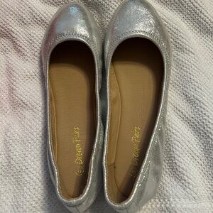 NWT Silver ballet flat size 9.